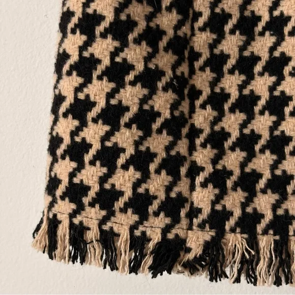 Dynamite Houndstooth Fringe Mini Skirt in Black and Cream - Picture 4 of 5